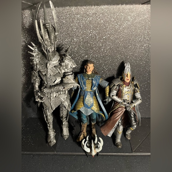 Lord of the Rings Other - Lord of the rings Action Figures set of 2 ! 
(SOLD ) the tall grey figurine !